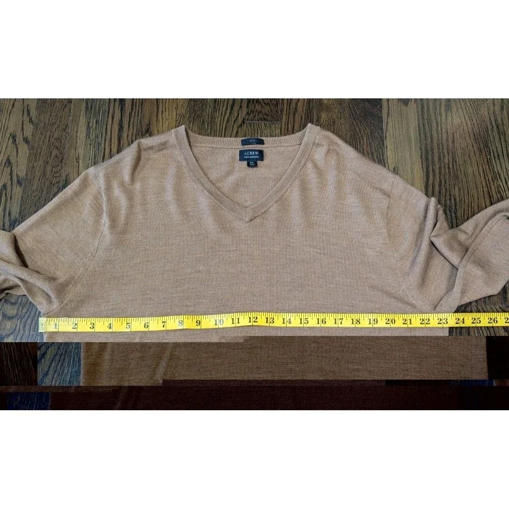 J.Crew 100% Merino Wool Sweater Men's XL Tan V-Neck Long Sleeve Light Weight EUC